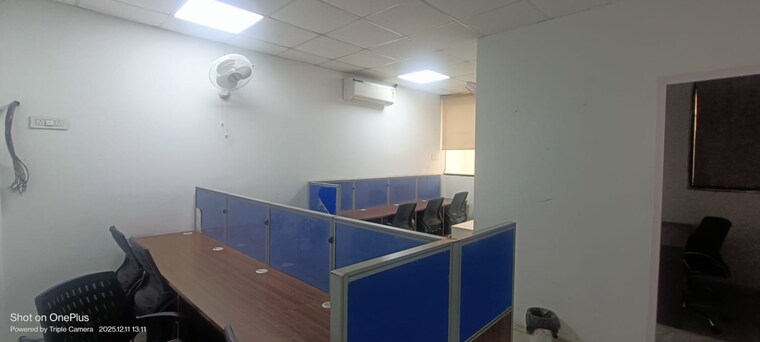 Team Area, sector 63 Commercial Office Space 500 Sq.Ft. In Sector 63 Noida 9604762