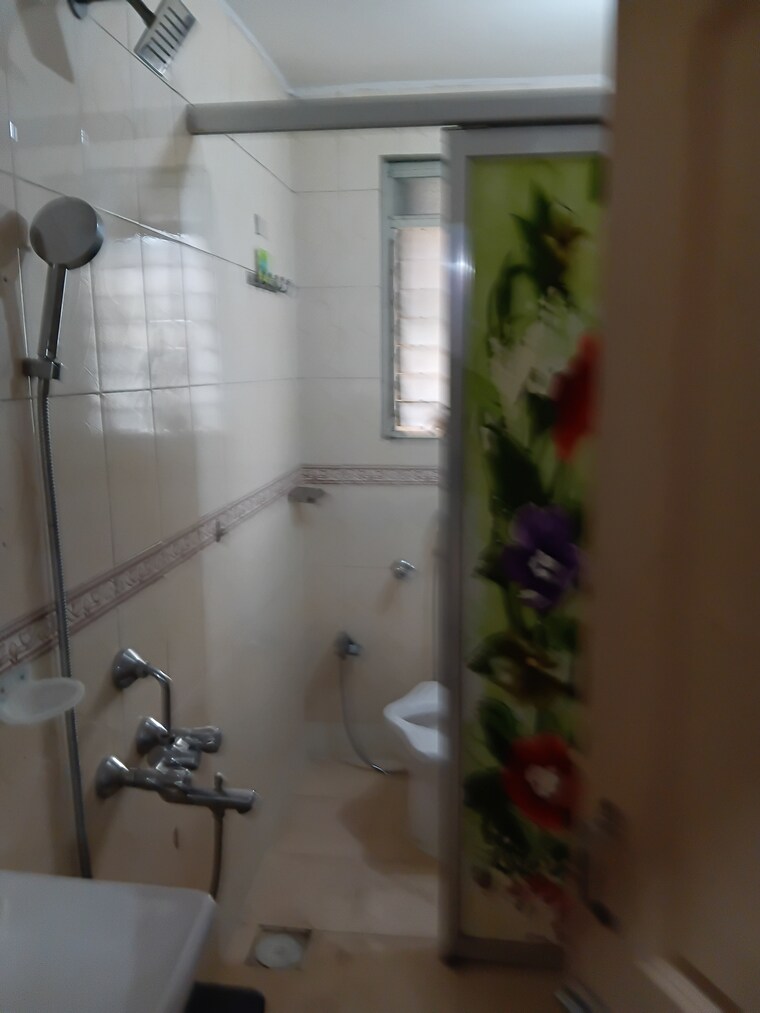 Bathroom, datta-tower 2 Bedroom 780 Sq.Ft. Apartment In Parel Mumbai 9596005