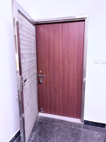 Room in 3 BHK Apartment at Sector 12 Dwarka – for Sale