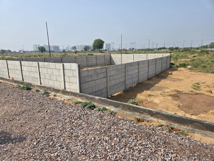 Balcony, sikri  105 Sq.Yd. Plot In Sikri Faridabad 9604807