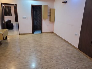 Room in 4 BHK Apartment at Sector 12 Dwarka – for Rent