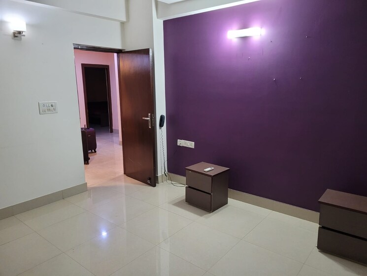 Room, sector 12 dwarka 4 Bedroom 2000 Sq.Ft. Apartment In Sector 12 Dwarka Delhi 9604835
