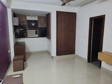 Room in 4 BHK Apartment at Sector 12 Dwarka – for Rent