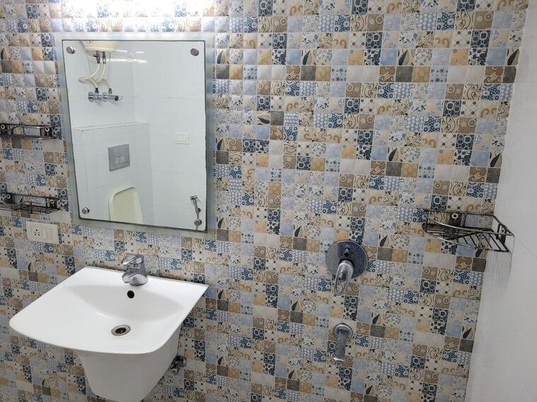 Bathroom, sector 12 dwarka 4 Bedroom 2000 Sq.Ft. Apartment In Sector 12 Dwarka Delhi 9604835
