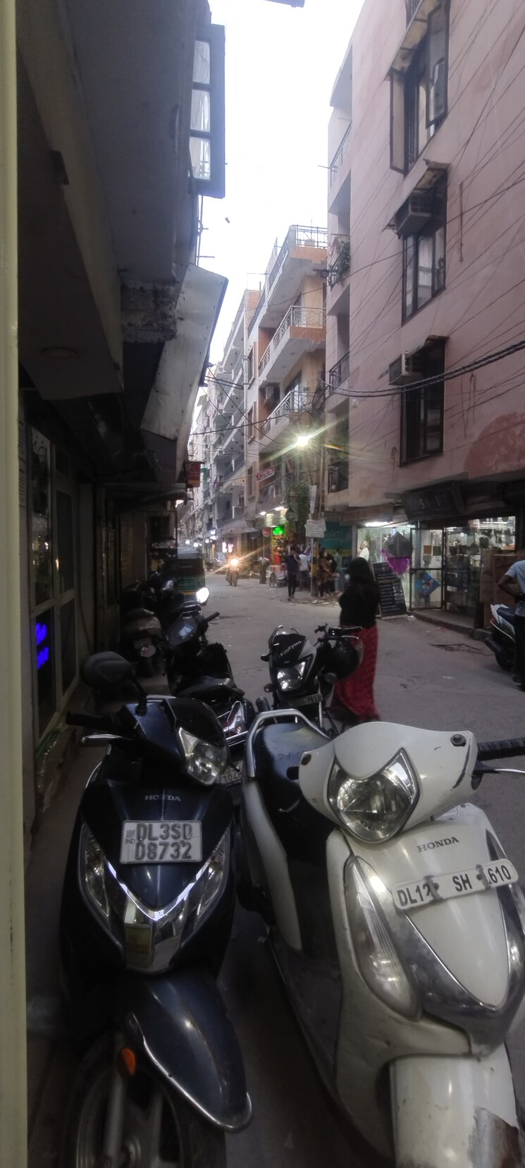  Parking, malviya nagar Commercial Shop 100 Sq.Ft. In Malviya Nagar Delhi 9604909