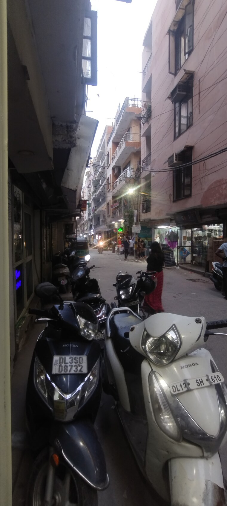  Parking, malviya nagar Commercial Shop 100 Sq.Ft. In Malviya Nagar Delhi 9604909