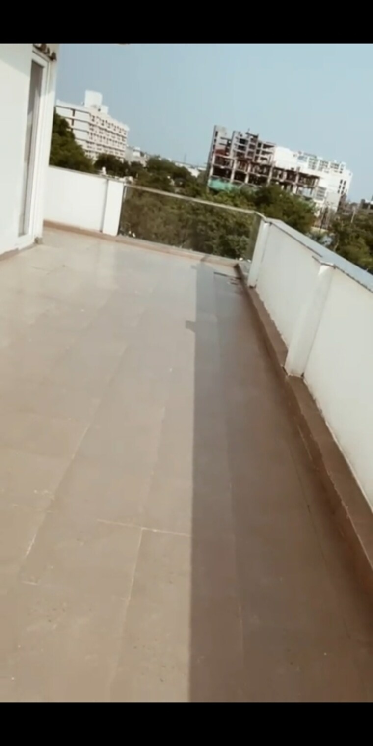 Terrace, laxmi-villa 6 Bedroom 180 Sq.Yd. Villa In Raj Nagar Extension Ghaziabad 9605164