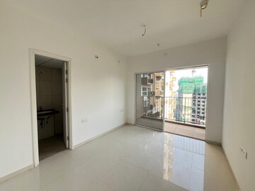 Room in 3 BHK Apartment at Godrej Boulevard, Manjari – for Rent