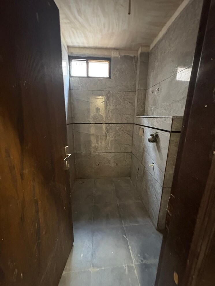 Attached Bathroom, sector 10 dwarka 3 Bedroom 1450 Sq.Ft. Apartment In Sector 10 Dwarka Delhi 9605056