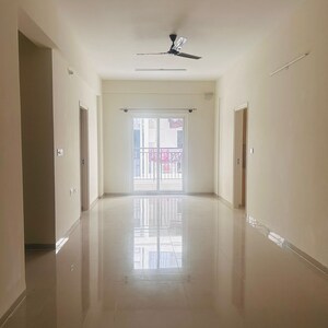 Room in 3 BHK Apartment at DS MAX Sahara, Hosa Road – for Rent