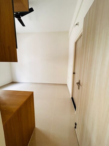 Room in 3 BHK Apartment at DS MAX Sahara, Hosa Road – for Rent