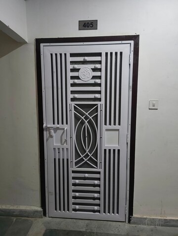 2 BHK Apartment – Entrance View at Amrapali Dream Valley, Tech Zone 4 Greater Noida - for Rent