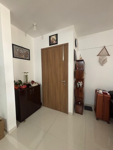 Room in 2 BHK Apartment at Majestique Signature Towers, Balewadi – for Rent