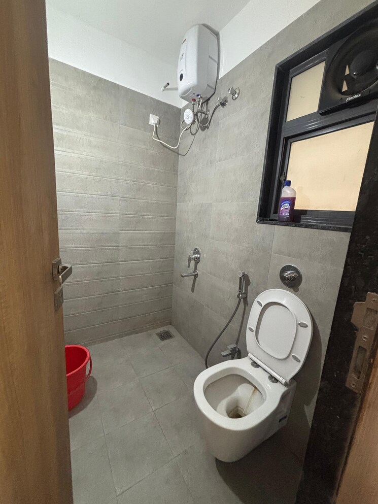 Bathroom, majestique-signature-towers 2 Bedroom 760 Sq.Ft. Apartment In Balewadi Pune 9605177