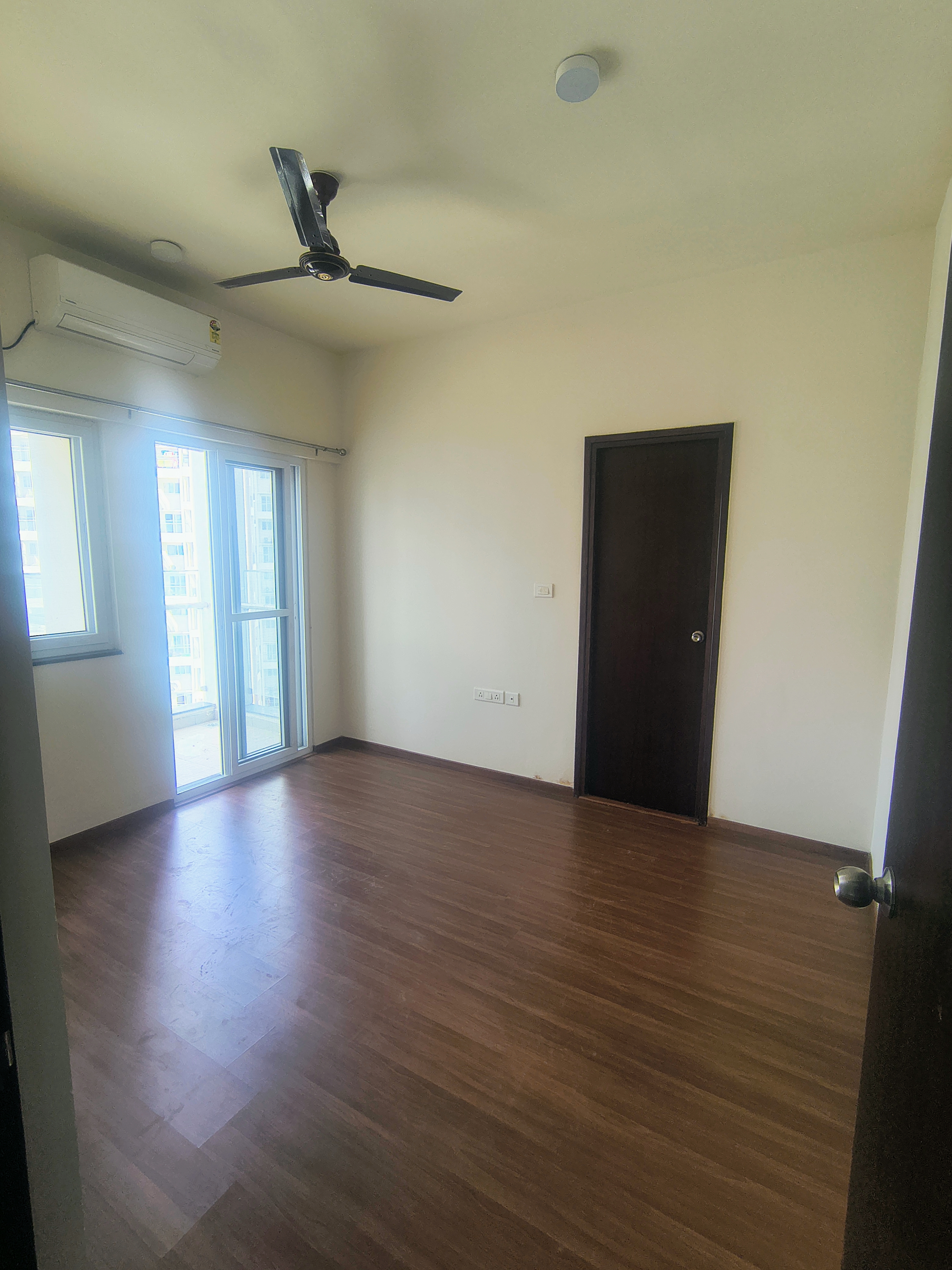 1 BHK + Extra Room Apartment For Rent in Puravankara Silversands