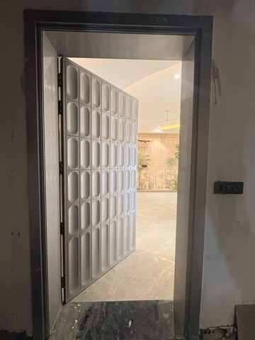 Balcony in 3 BHK Builder Floor at BPTP District 3, Sector 85 – for Sale