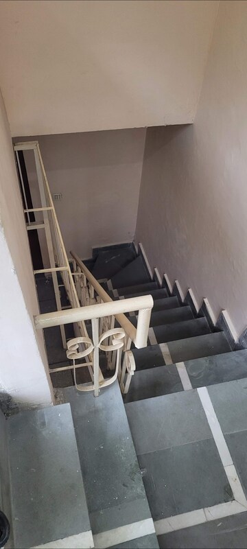 Staircase in 1 BHK Independent House at RWA Apartments Sector 27, Sector 27 – for Rent