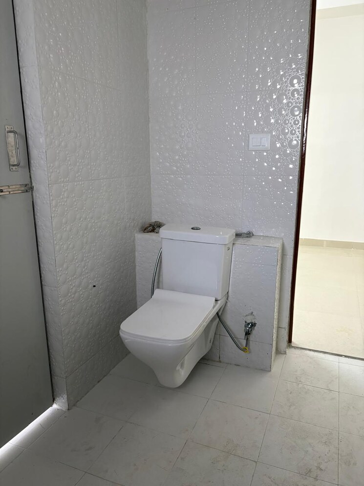 Attached Bathroom, sector 4 dwarka 3 Bedroom 1600 Sq.Ft. Apartment In Sector 4 Dwarka Delhi 9605228