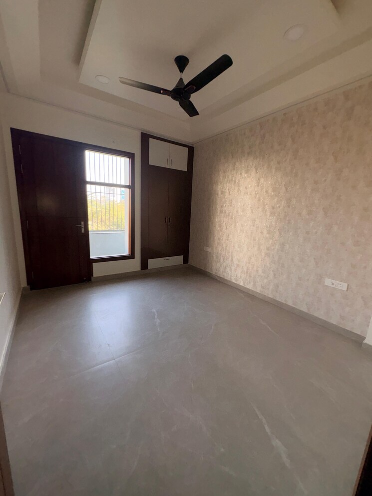 Room, bptp-district-3 3 Bedroom 1620 Sq.Ft. Builder Floor In Sector 85 Faridabad 9605282