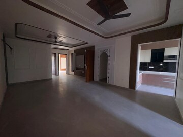Room in 3 BHK Builder Floor at BPTP District 3, Sector 85 – for Sale