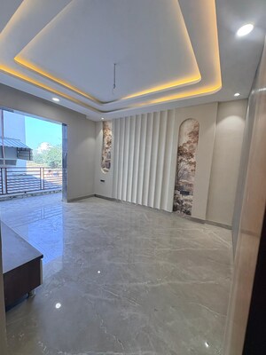 Room in 3 BHK Builder Floor at BPTP District 3, Sector 85 – for Sale