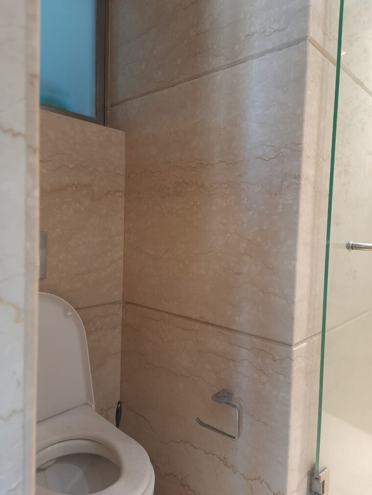 Bathroom, oberoi-springs 3 Bedroom 1350 Sq.Ft. Apartment In Andheri West Mumbai 9605247