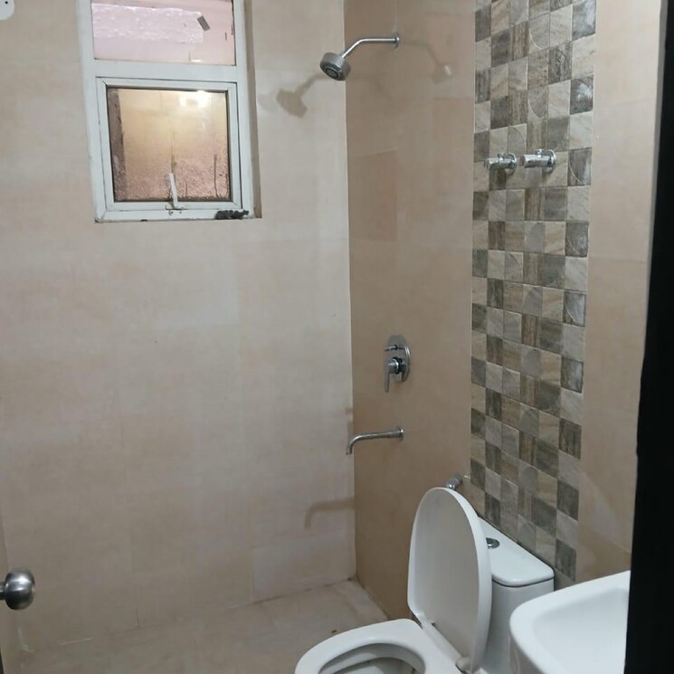Bathroom, signature-global-park-4-and-5 2.5 Bedroom 1081 Sq.Ft. Apartment In Sohna Sector 34 Gurgaon 9605287