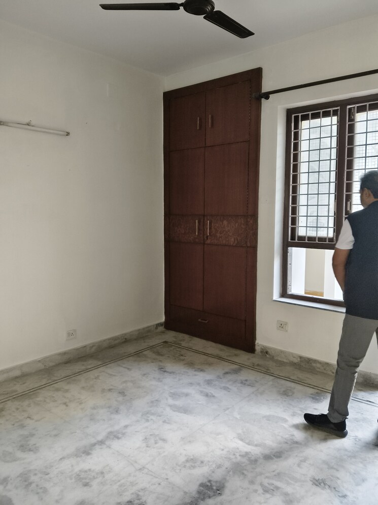 Room, rwa-apartments-sector-122 2 Bedroom 112 Sq.Mt. Villa In Sector 122 Noida 9605360