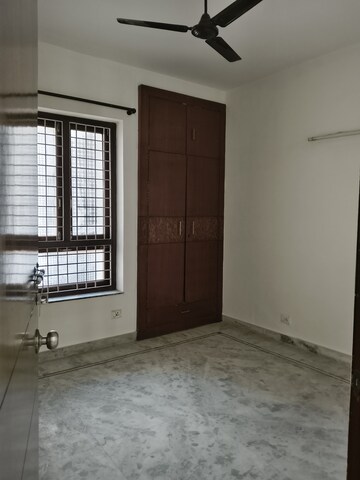 Room in 2 BHK Villa at RWA Apartments Sector 122, Sector 122 – for Rent
