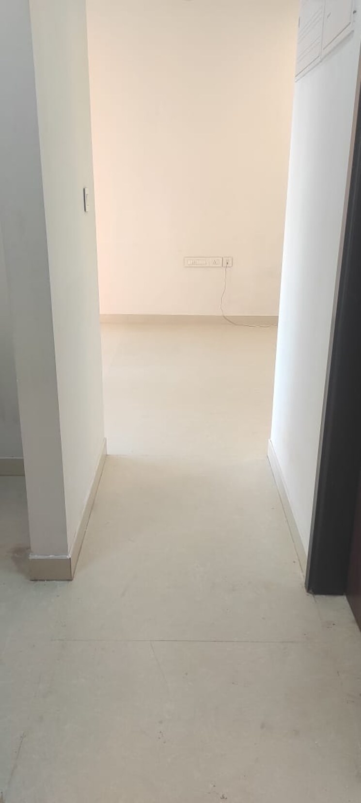 Room, mulund east 1 Bedroom 450 Sq.Ft. Apartment In Mulund East Mumbai 9605355