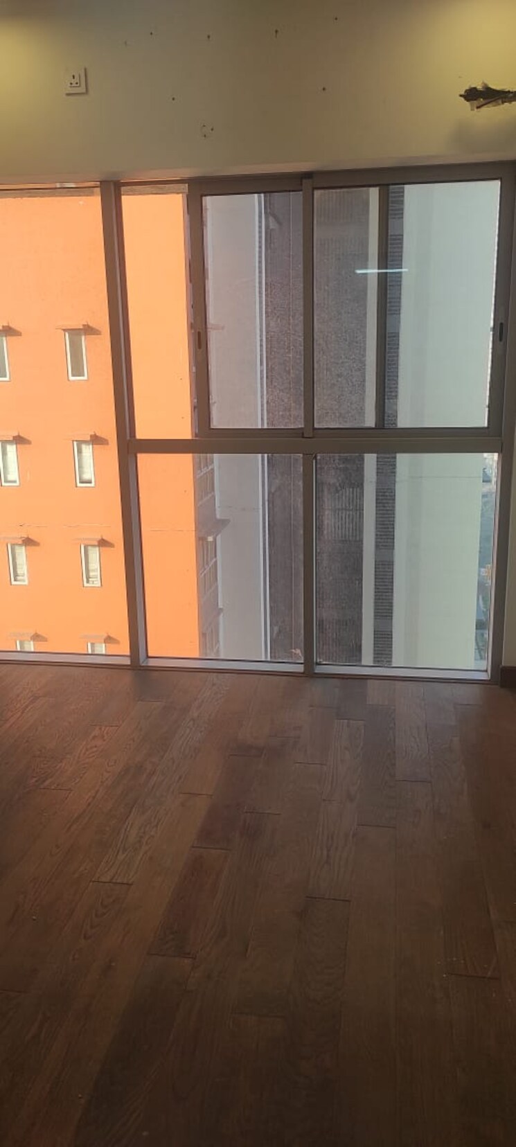 Room, mulund east 1 Bedroom 450 Sq.Ft. Apartment In Mulund East Mumbai 9605355