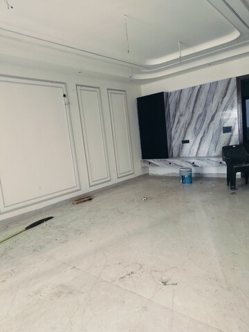 Living Room in 5 BHK Independent House at Patiala Road – for Sale