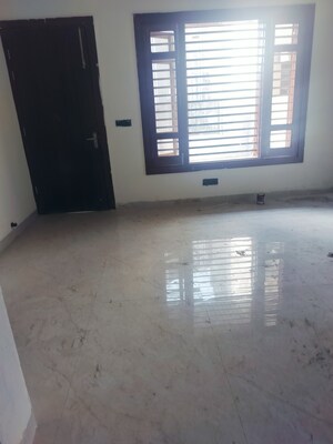 Room in 5 BHK Independent House at Patiala Road – for Sale