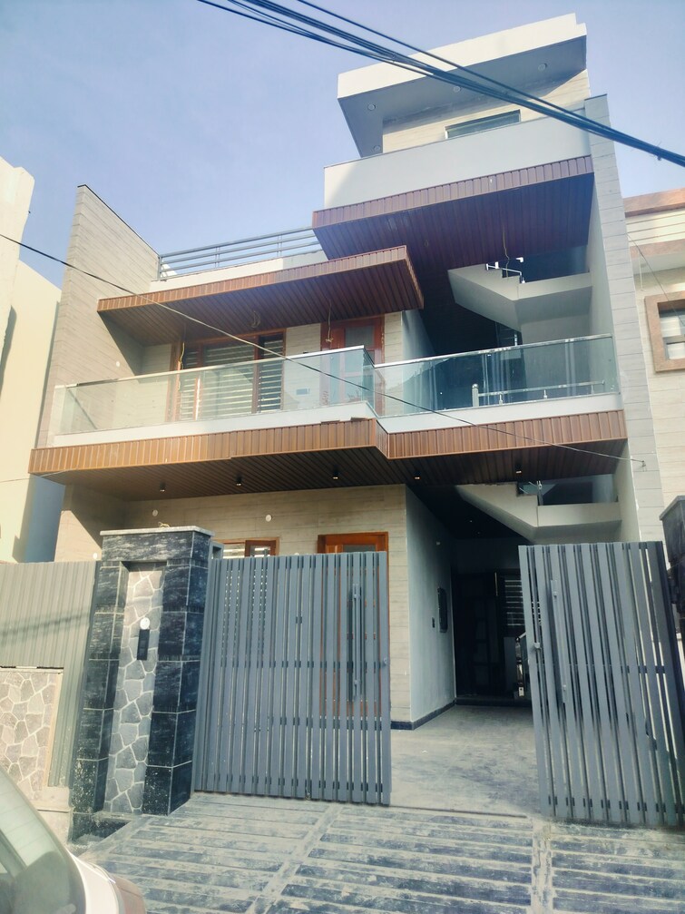 Cover Image, patiala road 5 Bedroom 3600 Sq.Ft. Independent House In Patiala Road Zirakpur 9605419