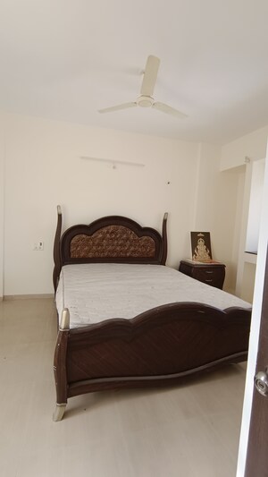 Master Bedroom in 2.5 BHK Builder Floor at Om Abhishek, Bibwewadi – for Sale