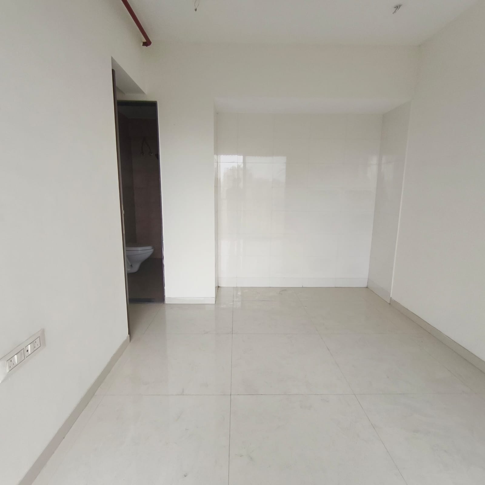 1 BHK + Pooja Room Apartment For Rent in Hiranandani Lavinia