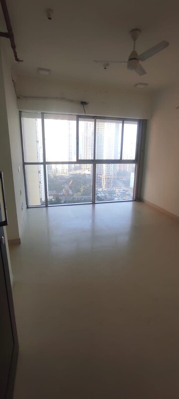 Room in 1.5 BHK Apartment at Piramal Revanta, Mulund West – for Rent