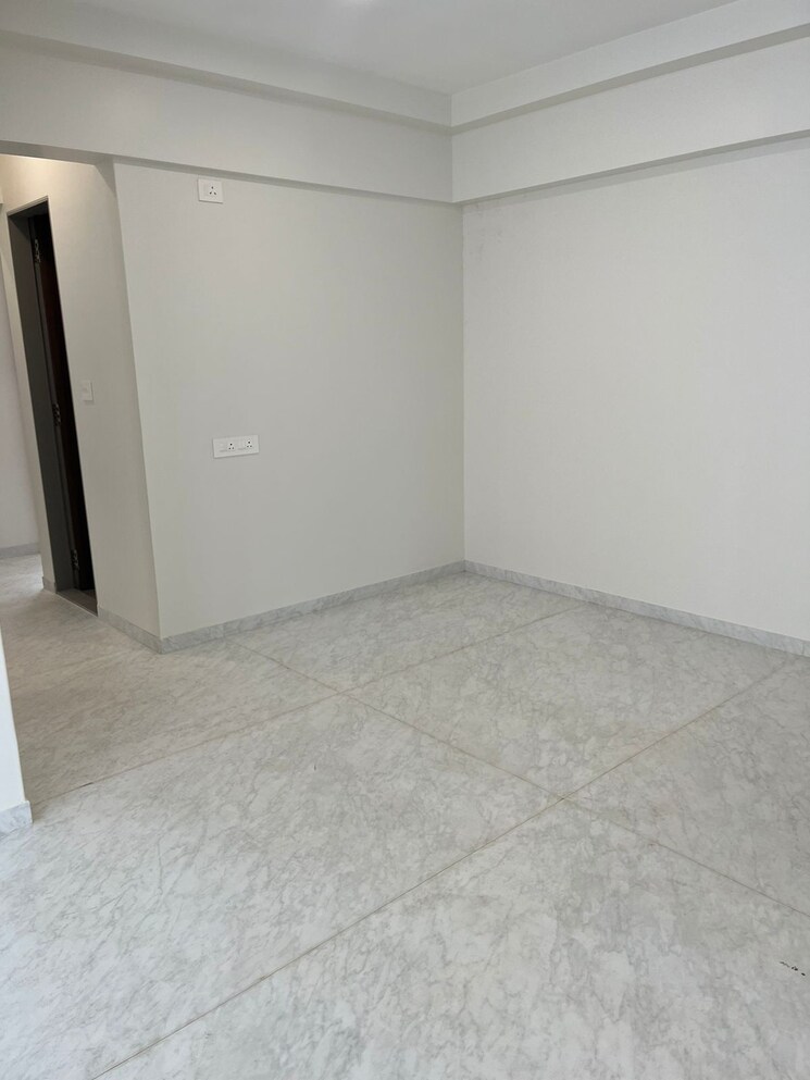 Room, dadar west 2 Bedroom 800 Sq.Ft. Apartment In Dadar West Mumbai 9605354