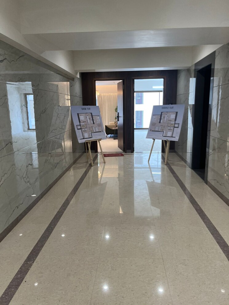  Parking, dadar west 2 Bedroom 800 Sq.Ft. Apartment In Dadar West Mumbai 9605354