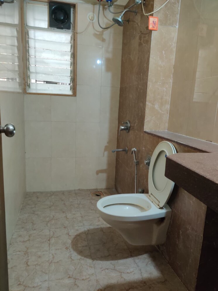 Bathroom, park-express 3 Bedroom 1200 Sq.Ft. Apartment In Baner Pune 9605500