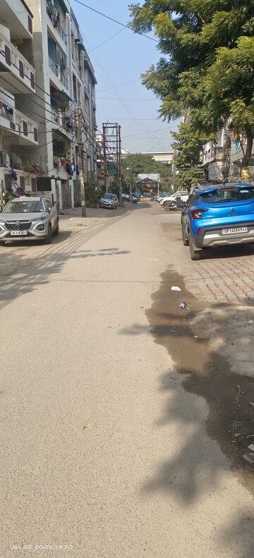 Parking in 2 BHK Builder Floor at Shakti Khand Iii – for Rent