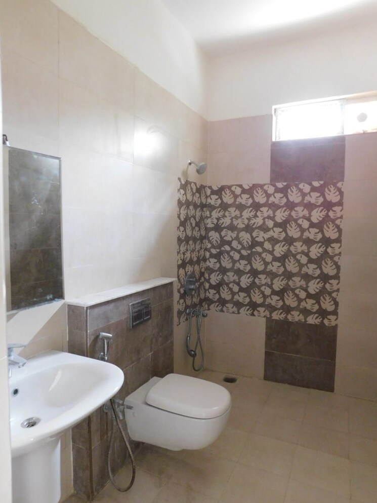 Bathroom, manjeera-purple-town 4 Bedroom 3500 Sq.Ft. Apartment In Gopanpally Hyderabad 9605829