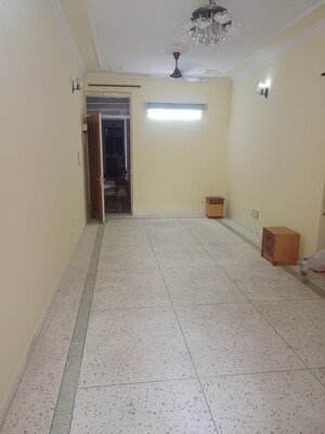 Room in 2 BHK Builder Floor at Uttam Nagar – for Rent