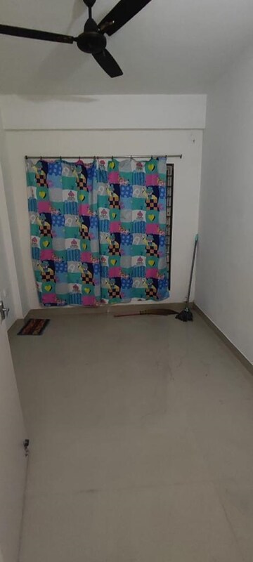 Room in 4 BHK Apartment at Deeshari Megacity, Sonarpur – for Sale