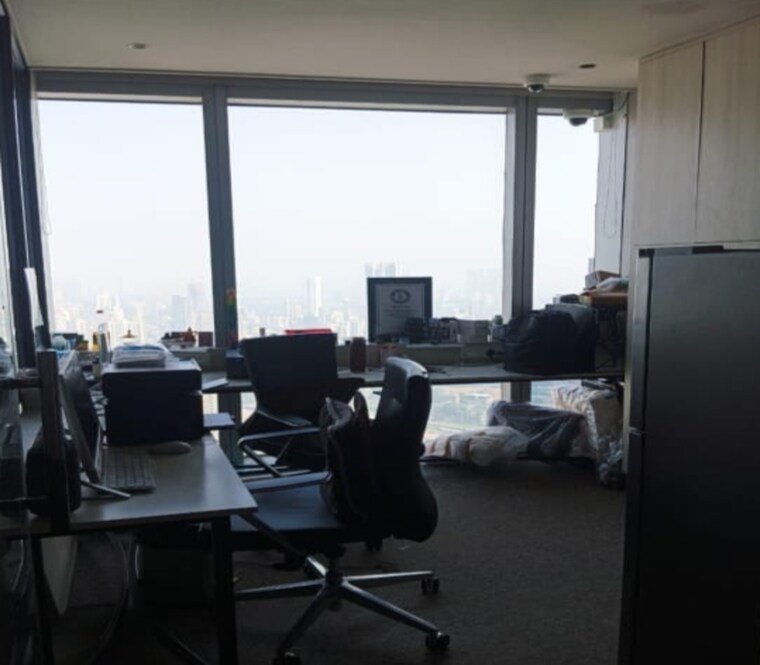 Team Area, dadar west Commercial Office Space 1500 Sq.Ft. In Dadar West Mumbai 9605638