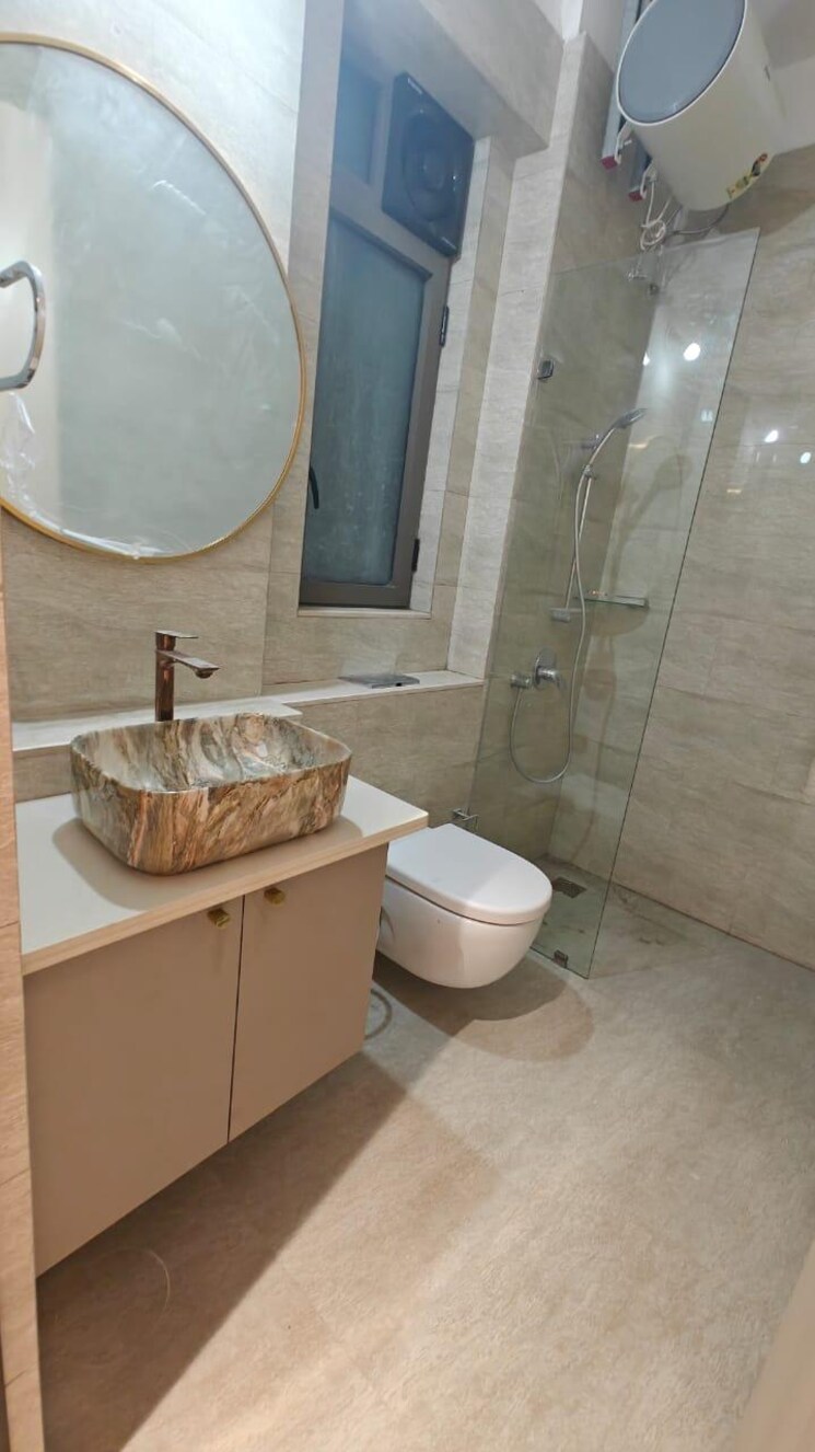 Bathroom, omkar-1973 4 Bedroom 2300 Sq.Ft. Apartment In Worli Mumbai 9605761