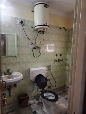 Bathroom in 2.5 BHK Builder Floor at Uttam Nagar – for Rent