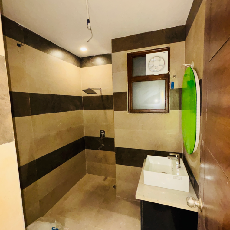 Bathroom, sector 85 3 Bedroom 1620 Sq.Ft. Builder Floor In Sector 85 Faridabad 9605854