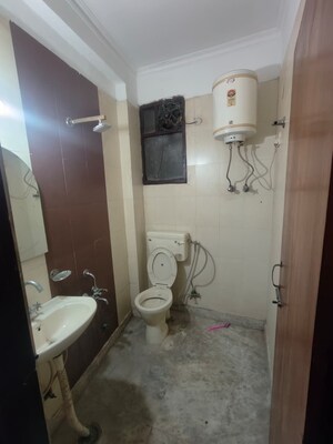 Attached Bathroom in 2 BHK Builder Floor at Saket – for Rent