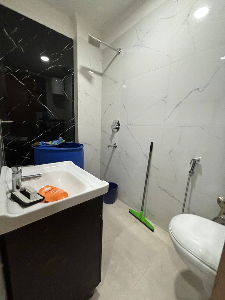 Bathroom, saket 3 Bedroom 1800 Sq.Ft. Builder Floor In Saket Delhi 9606042